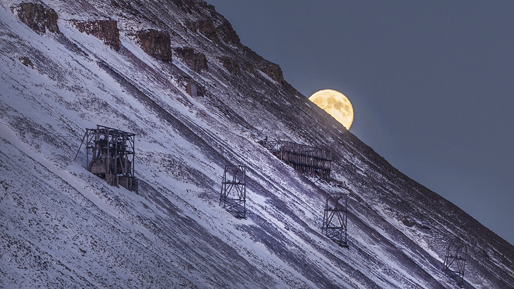 Moon over Mine 1 in Longyearbyen, Svalbard ©-Marcel Schütz-2020