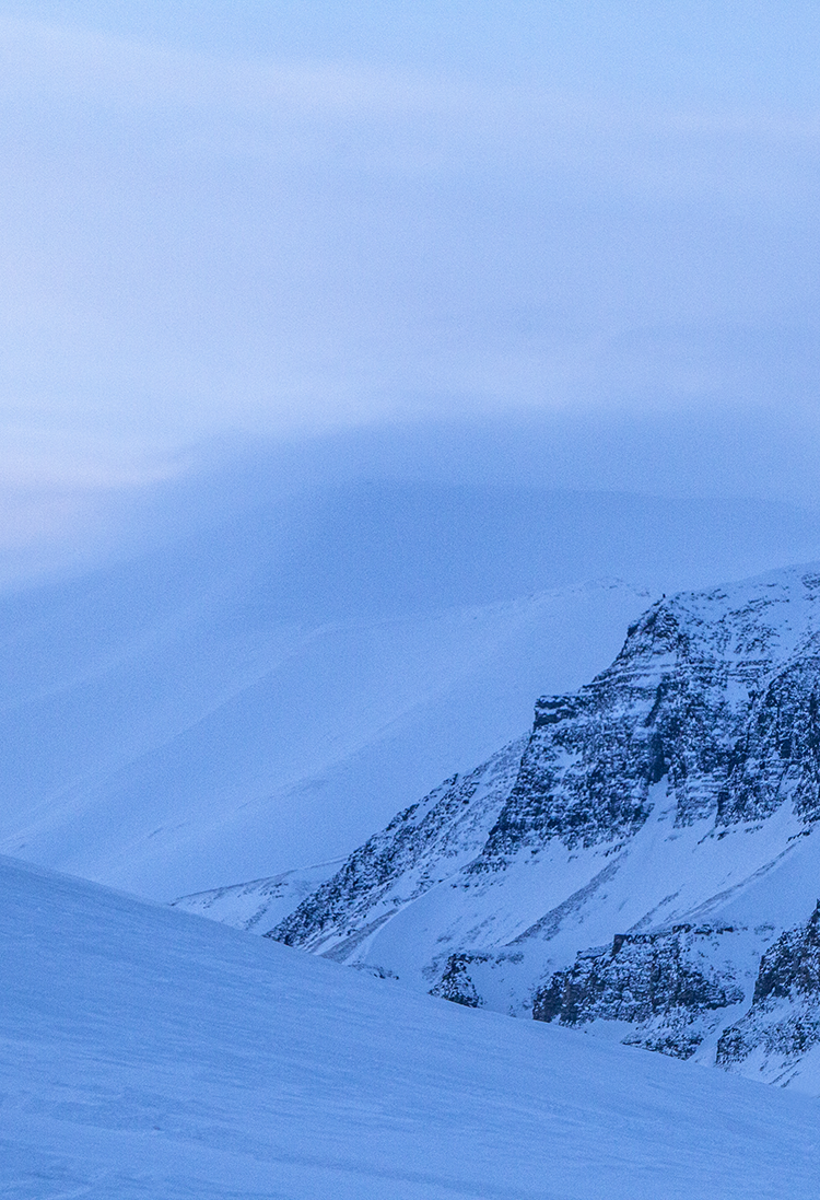 Longyearbyen in the blue hours season ©-Marcel Schütz-2020